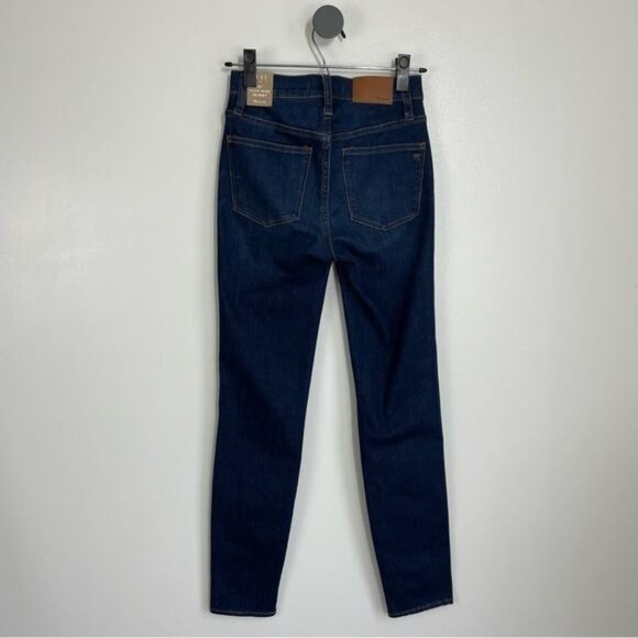 MADEWELL 10" High-Rise Skinny Jeans in Tarren Wash: THERMOLITE® Edition - 23 - Picture 4 of 10